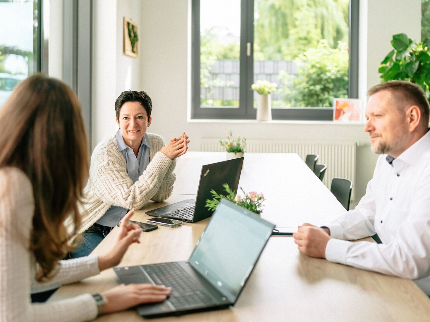 Gesprächsrunde drei Mitarbeitende
